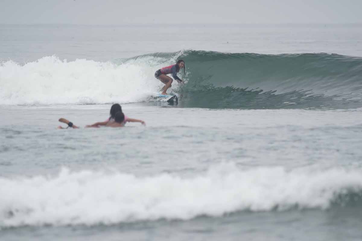 Aksi Salini menaklukkan ombak